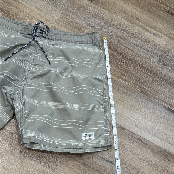 KATIN América’s Surf Co. Size 33 Waterfall Drawstring Botton Green Board Shorts - Picture 6 of 10